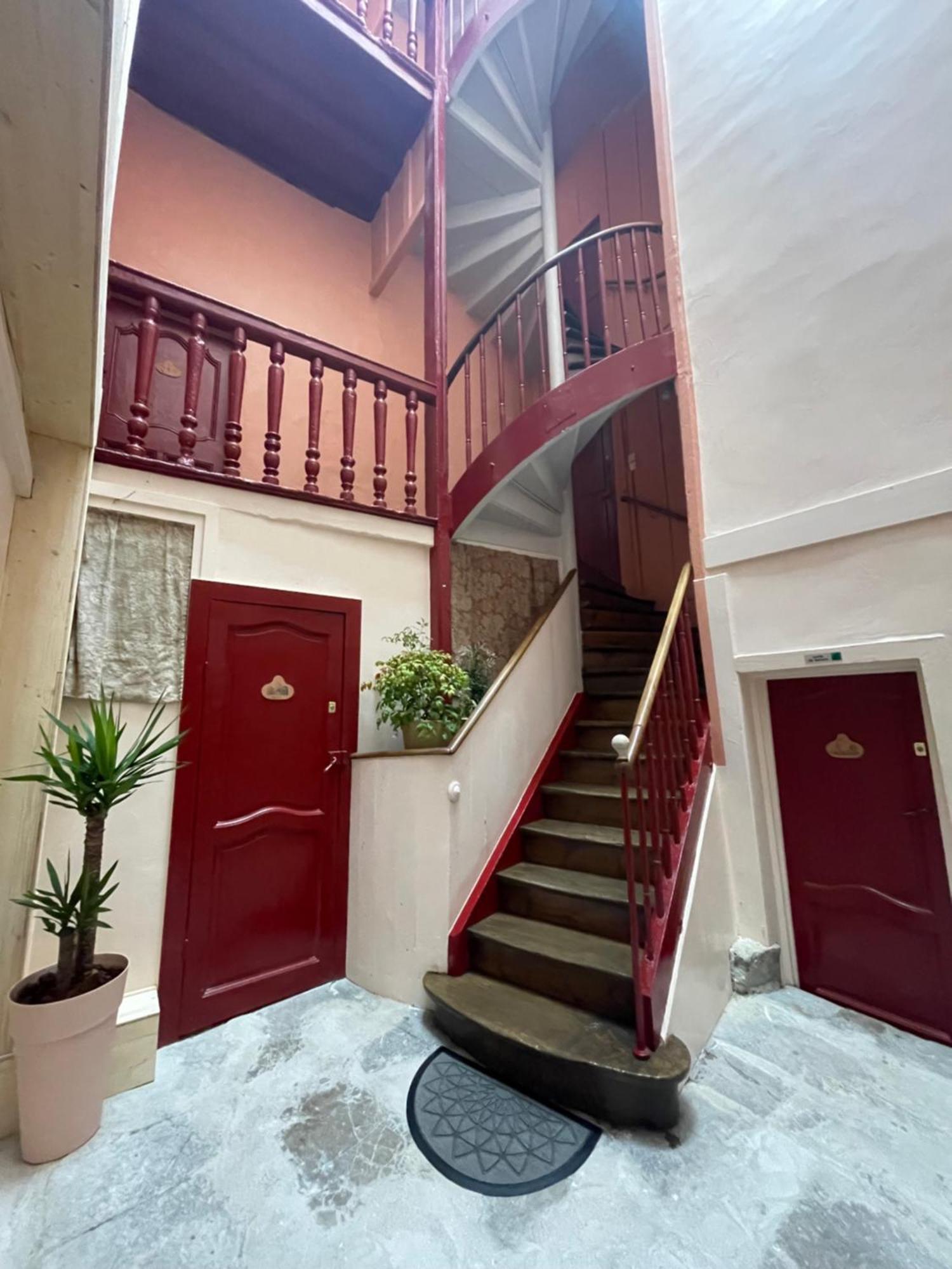 Aux Portes Du Mont Anis Le Puy-en-Velay Exterior photo