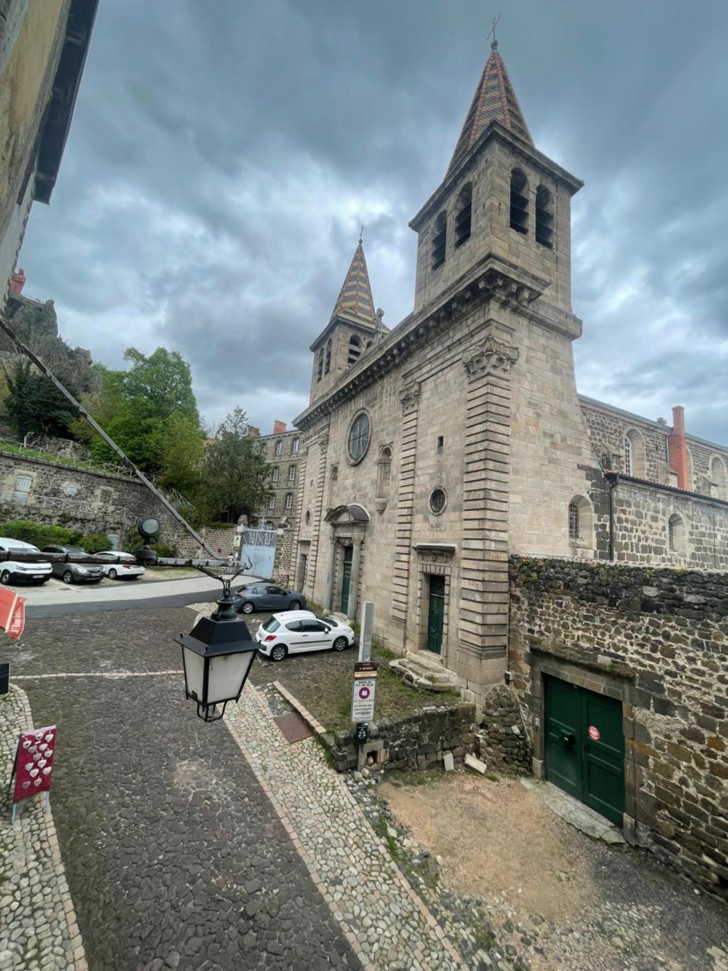 Aux Portes Du Mont Anis Le Puy-en-Velay Exterior photo