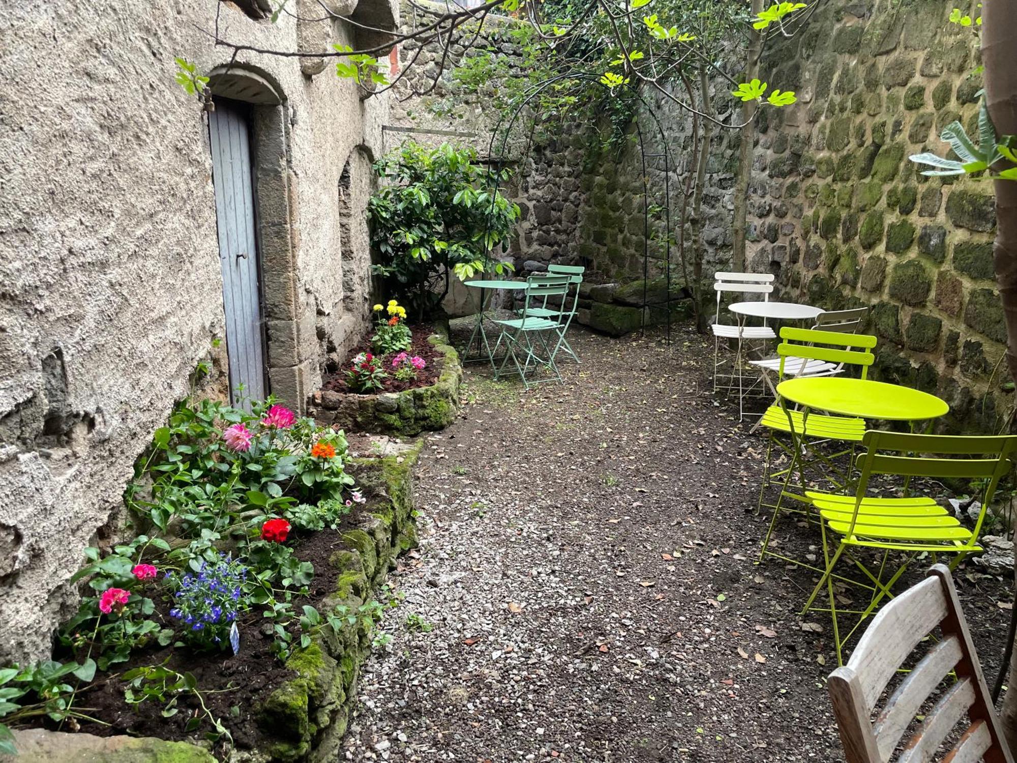 Aux Portes Du Mont Anis Le Puy-en-Velay Exterior photo